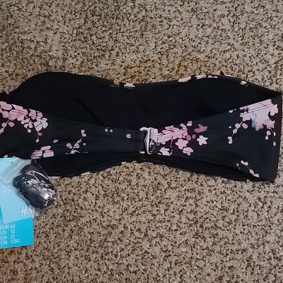 Bikini - Picture 5 of 6